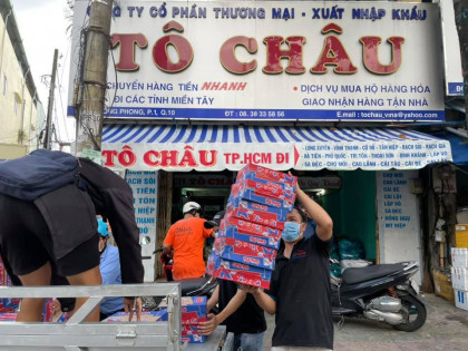 van chuyen hang nong san cho ba con kho khan mua dich 23